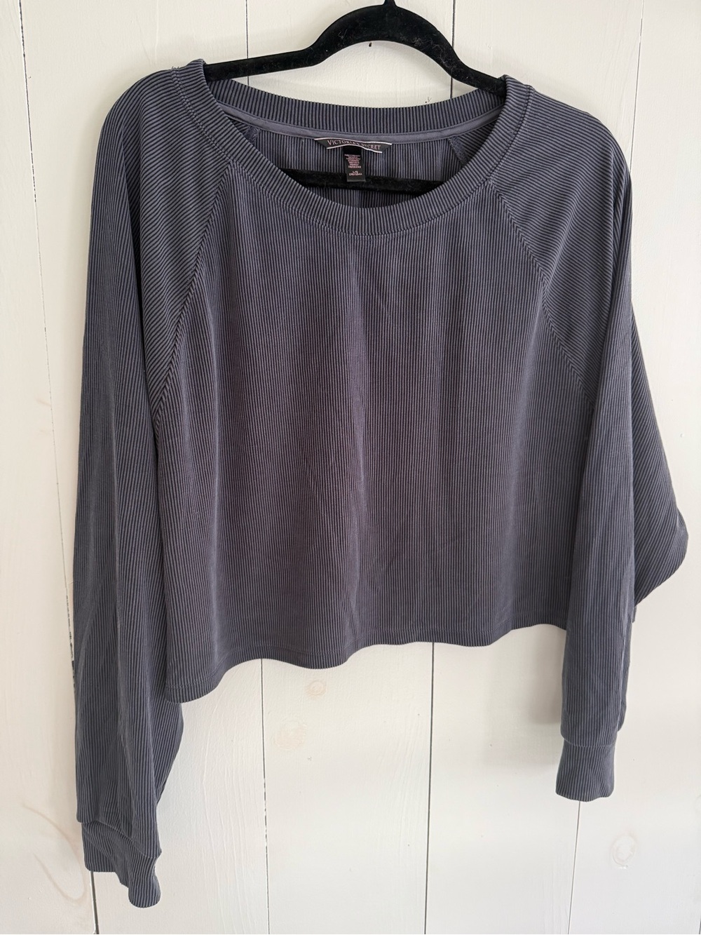 Victoria’s Secret Ribbed Cropped Long Sleeve Top Gray Size L